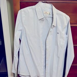 Vineyard vines women’s shirt
Size 16